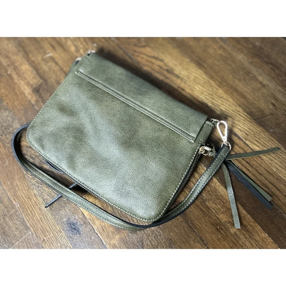 Moda Luxe‎ Fold over Women's Green Faux Leather Crossbody Purse Adjustable Strap